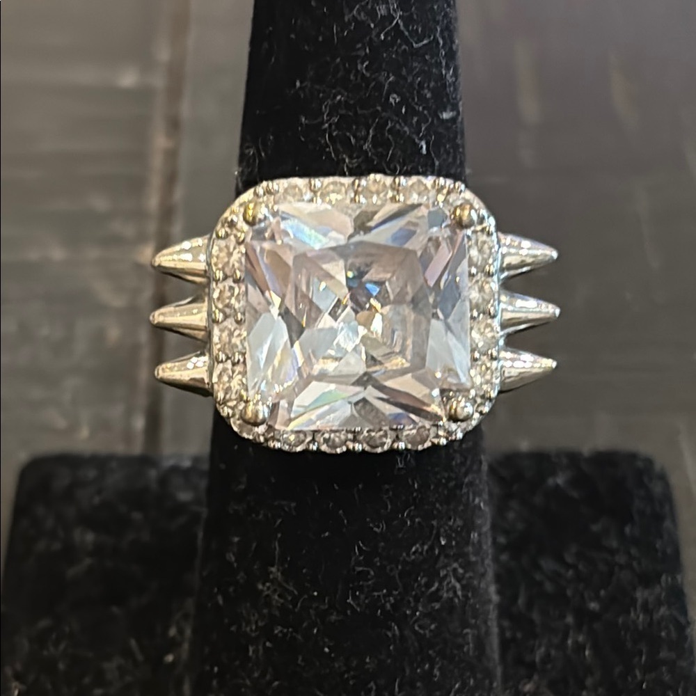 Cocktail Spike Rhinestone Elegant Silver Tone Women's Ring Size 7